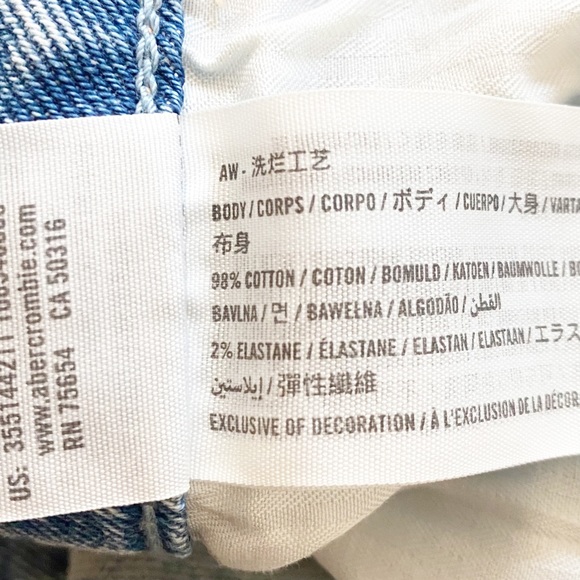 NEW Hollister Vintage Stretch CURVY ULTRA HIGH-RISE MOM JEANS Light Destroyed - Picture 11 of 11